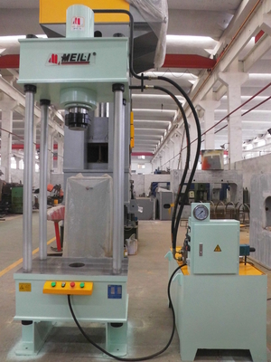 Métal hydraulique emboutissant l'équipement de production d'électricité photovoltaïque de Ton Hydraulic Steel Press For de la presse 100