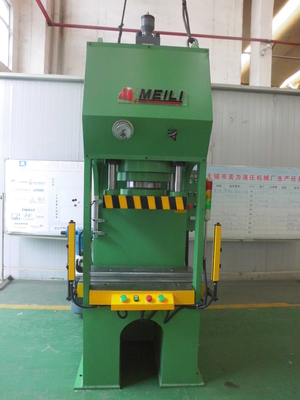 Machine de presse hydraulique de cadre de 160 tonnes C pour la presse adaptant la commande numérique par ordinateur